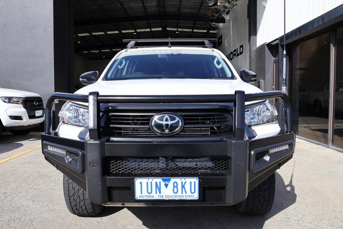 2021 Toyota Hilux 2