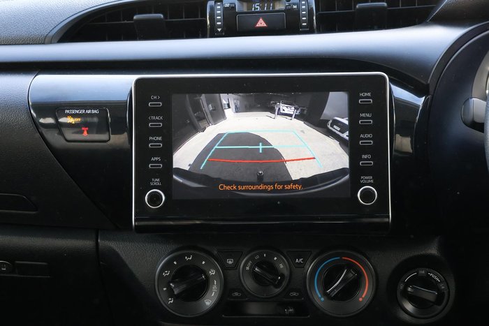 2021 Toyota Hilux 19