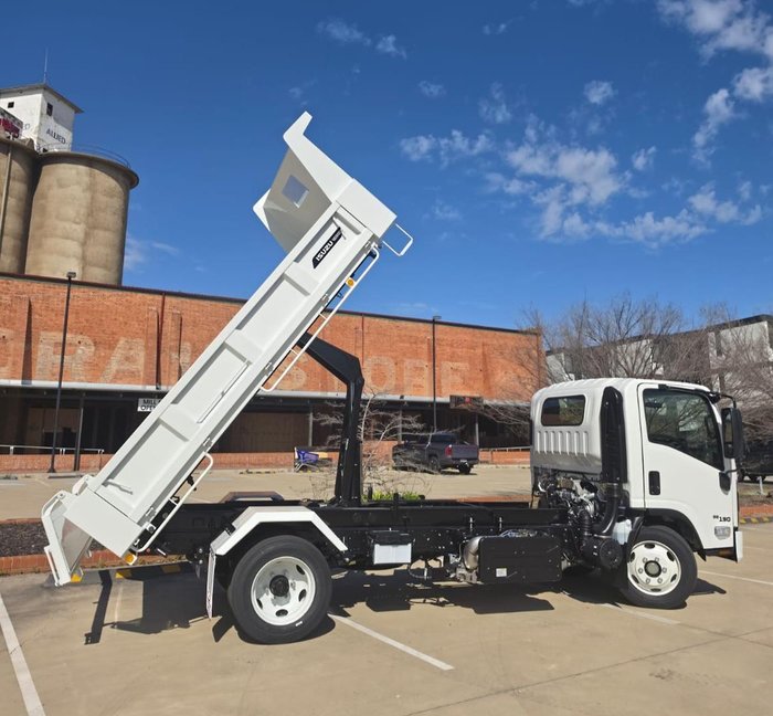 2026 Isuzu N Series NQR 88/80-190 AM D38 Tipper