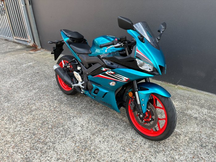 2020 Yamaha YZF-R3 BLUE
