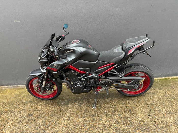 2021 Kawasaki Z900 SUPERNAKED (ZR900) GREY