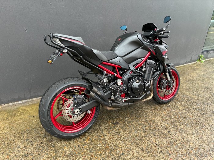 2021 Kawasaki Z900 SUPERNAKED (ZR900) GREY