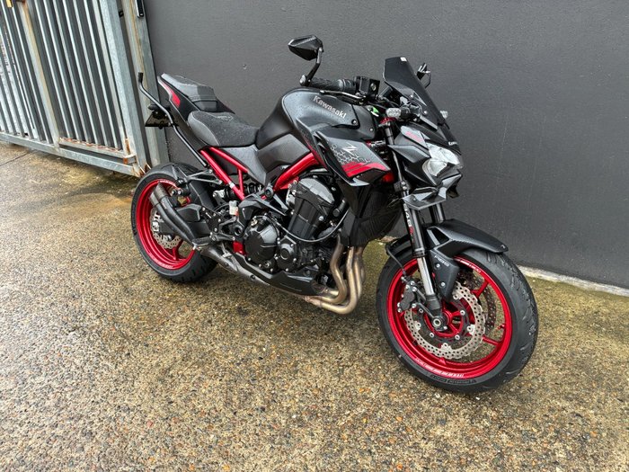 2021 Kawasaki Z900 SUPERNAKED (ZR900) GREY