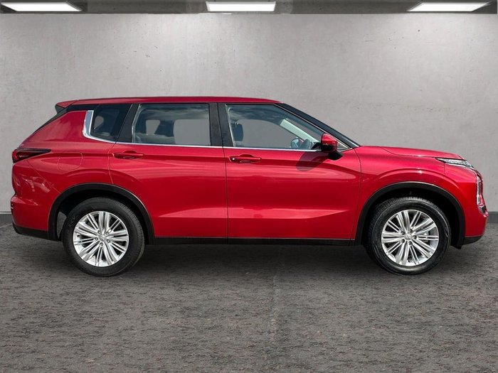 2024 Mitsubishi Outlander ES