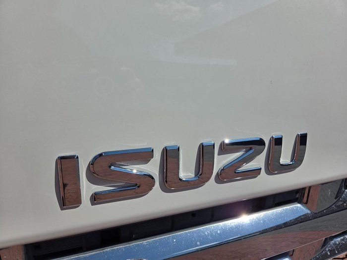 2011 Isuzu Npr400 Auto 6 Pallet Minus 18 Freezer