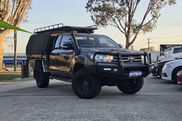 2016 Toyota Hilux SR