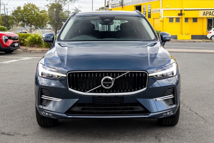 2022 Volvo XC60 B5 Momentum