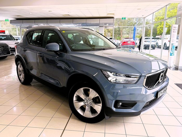 2022 Volvo XC40