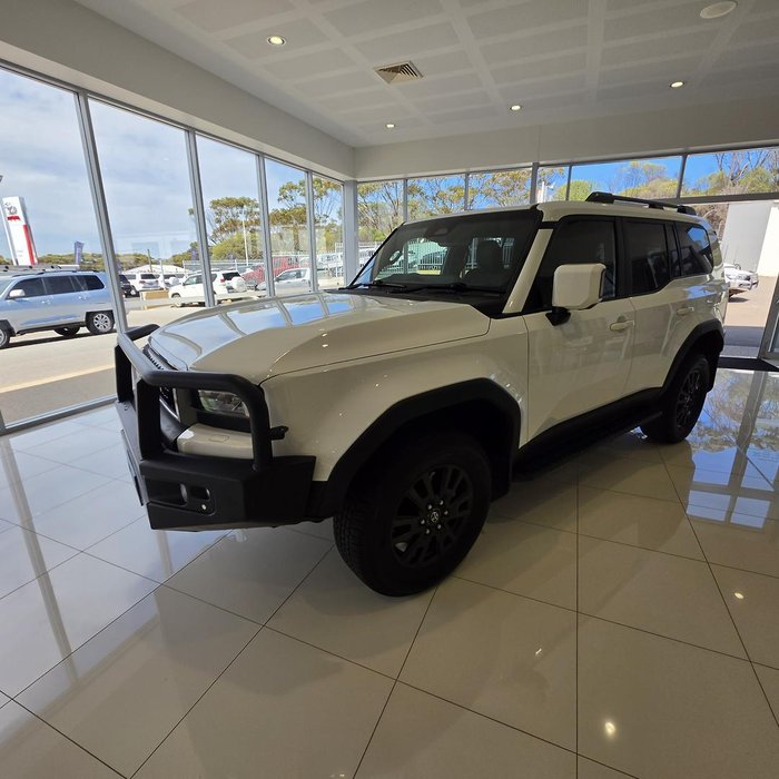 2024 Toyota Landcruiser Prado