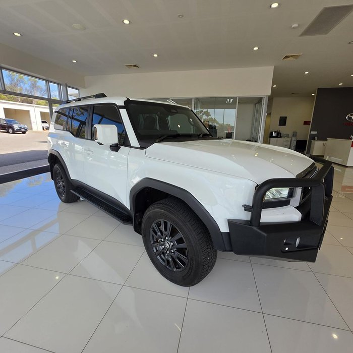 2024 Toyota Landcruiser Prado