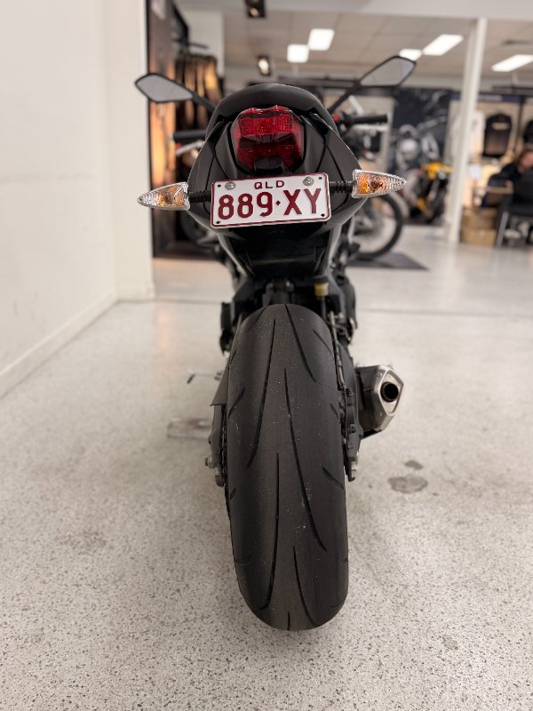Triumph 2015 TRIUMPH 660CC STREET TRIPLE LAMS Red