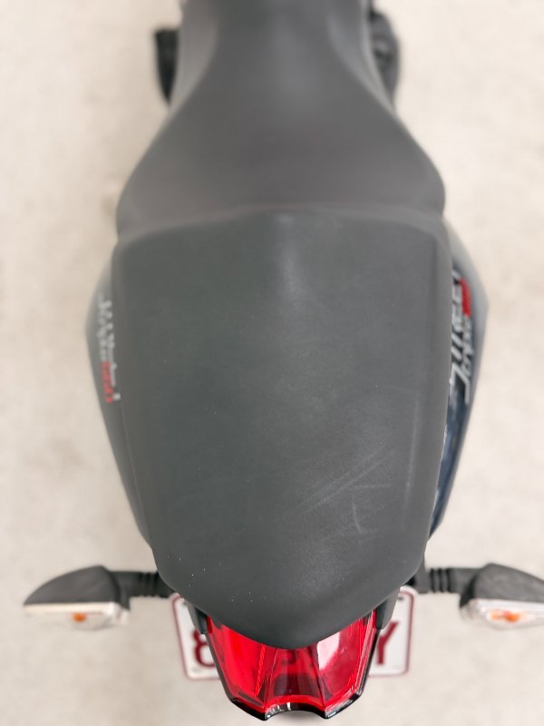 Triumph 2015 TRIUMPH 660CC STREET TRIPLE LAMS Red