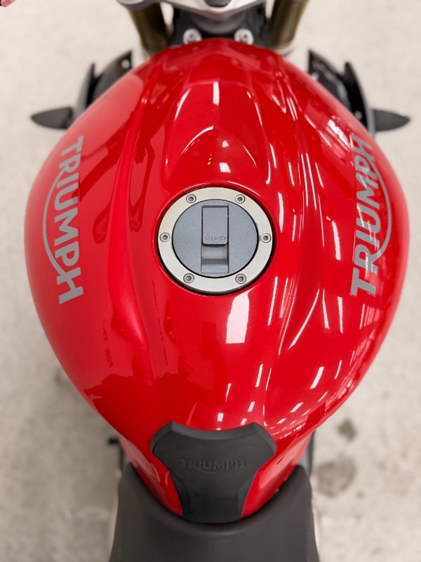 Triumph 2015 TRIUMPH 660CC STREET TRIPLE LAMS Red