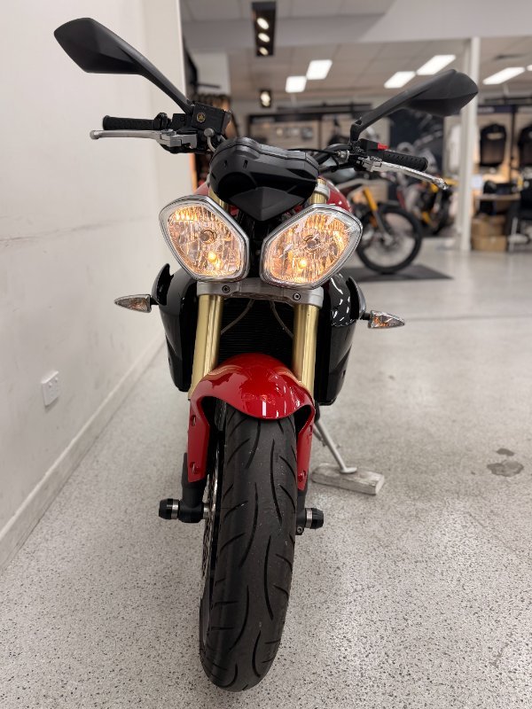 Triumph 2015 TRIUMPH 660CC STREET TRIPLE LAMS Red