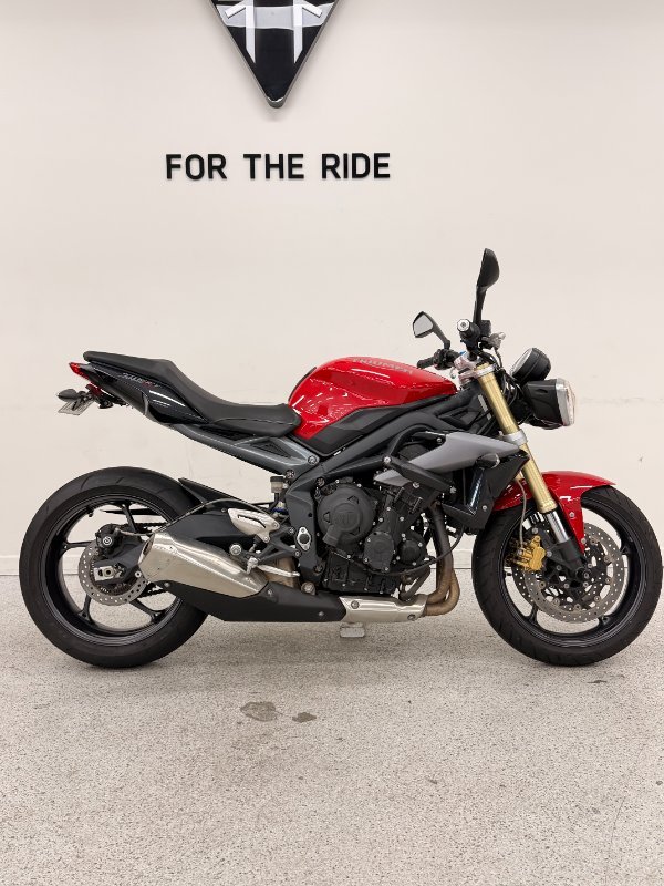 Triumph 2015 TRIUMPH 660CC STREET TRIPLE LAMS Red