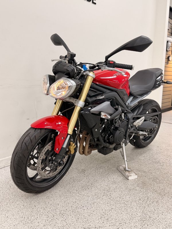 Triumph 2015 TRIUMPH 660CC STREET TRIPLE LAMS Red