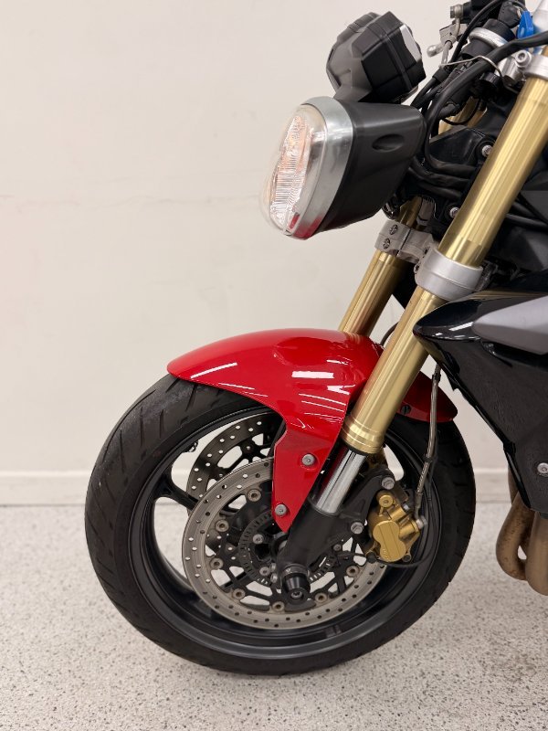 Triumph 2015 TRIUMPH 660CC STREET TRIPLE LAMS Red