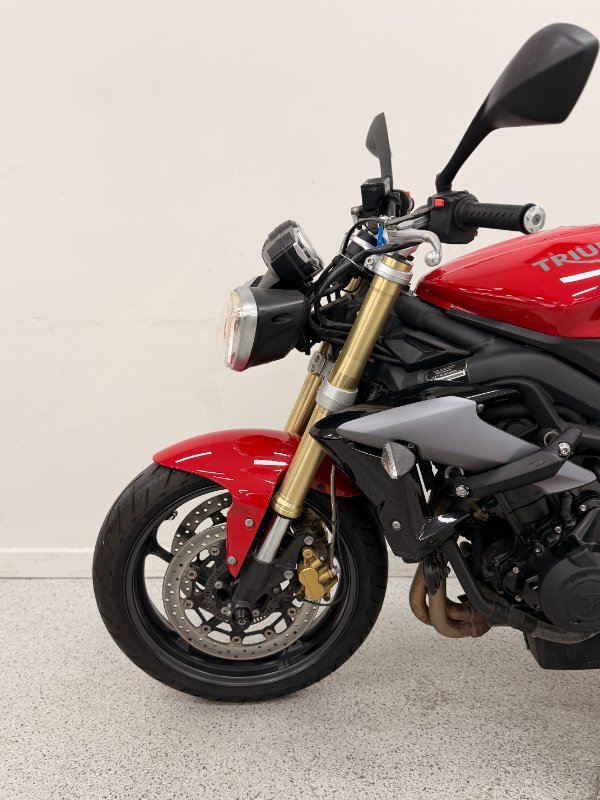 Triumph 2015 TRIUMPH 660CC STREET TRIPLE LAMS Red
