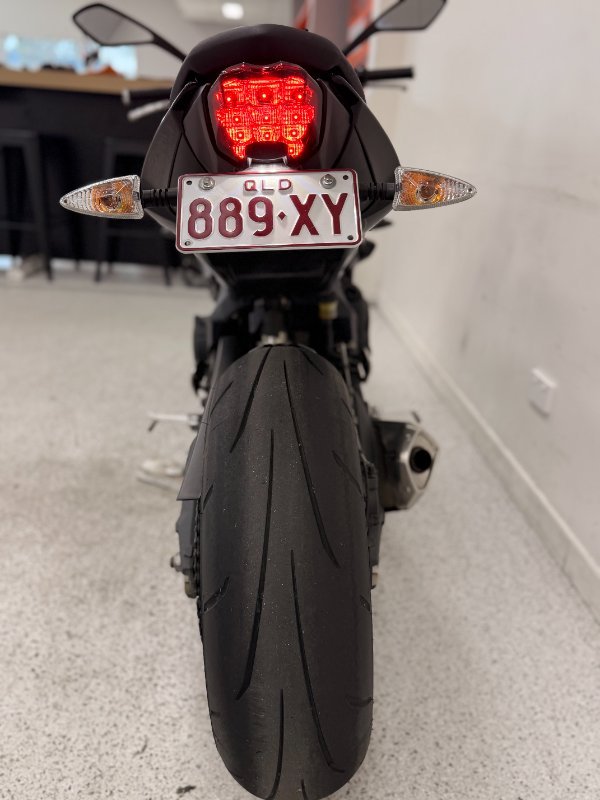 Triumph 2015 TRIUMPH 660CC STREET TRIPLE LAMS Red