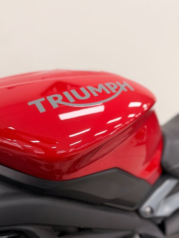Triumph 2015 TRIUMPH 660CC STREET TRIPLE LAMS Red