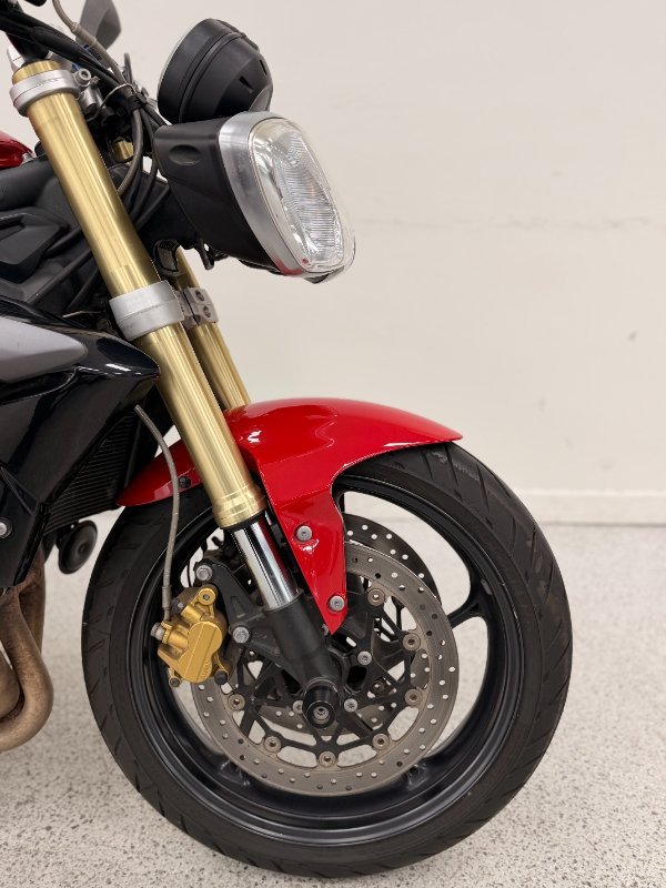 Triumph 2015 TRIUMPH 660CC STREET TRIPLE LAMS Red