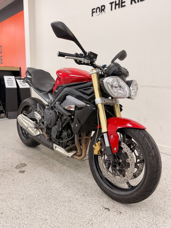 Triumph 2015 TRIUMPH 660CC STREET TRIPLE LAMS Red