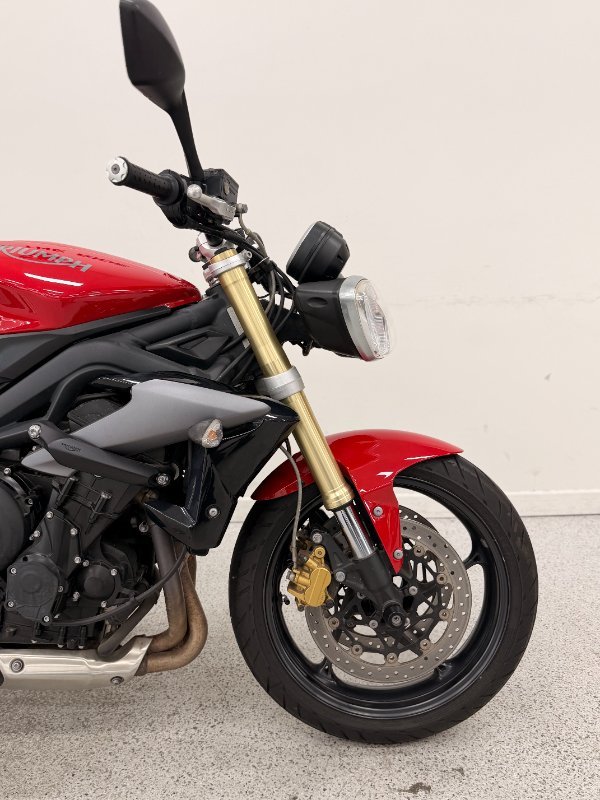 Triumph 2015 TRIUMPH 660CC STREET TRIPLE LAMS Red