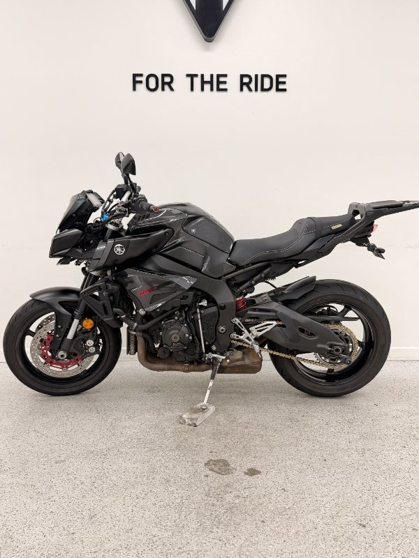 2017 YAMAHA MT-10 Black