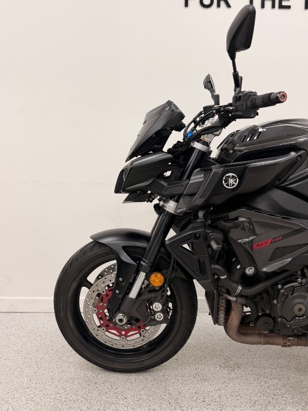 2017 YAMAHA MT-10 Black