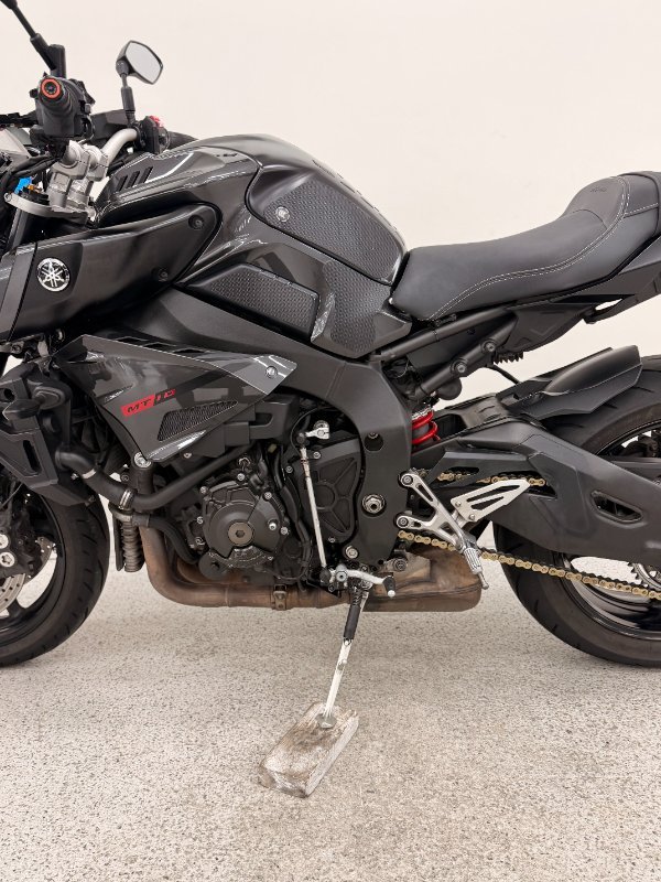 2017 YAMAHA MT-10 Black