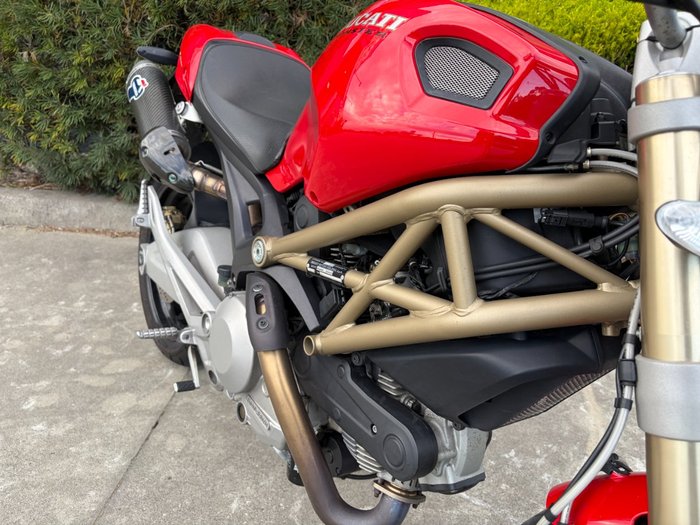 2013 DUCATI MONSTER 696 20th ANN Red