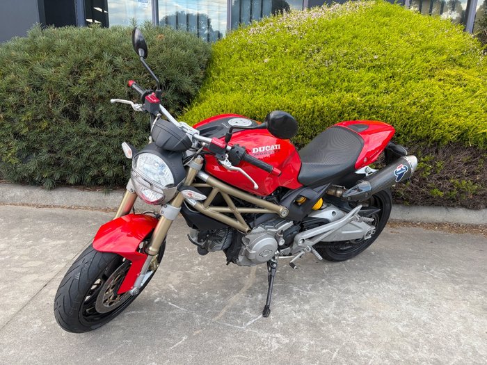 2013 DUCATI MONSTER 696 20th ANN Red