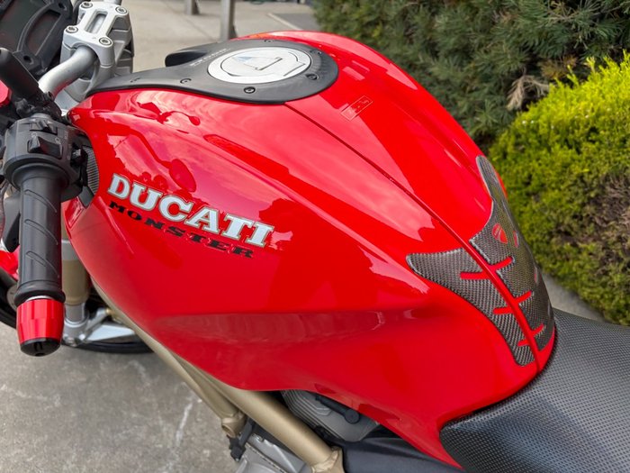 2013 DUCATI MONSTER 696 20th ANN Red