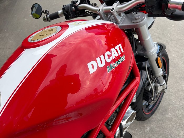 2006 DUCATI MONSTER S2R Red