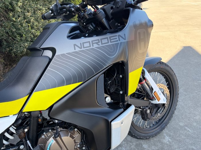 2022 Husqvarna NORDEN 901