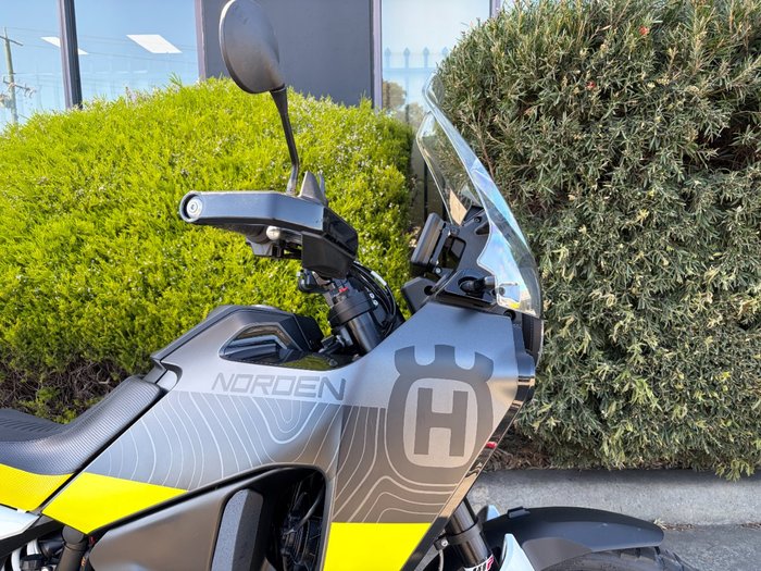 2022 Husqvarna NORDEN 901