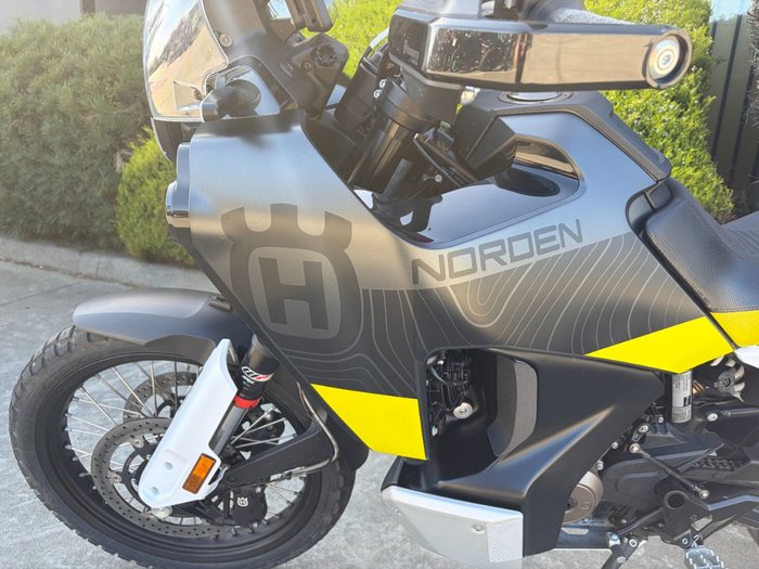 2022 Husqvarna NORDEN 901