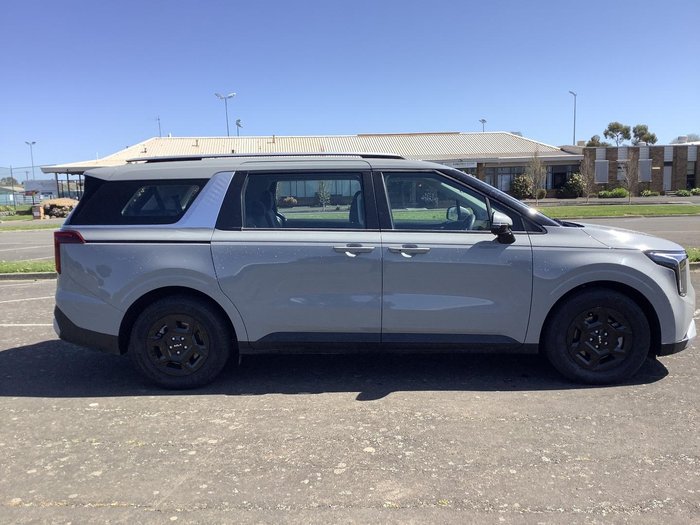 2024 Kia Carnival S