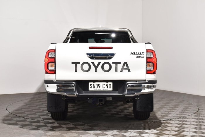 2021 Toyota Hilux SR5