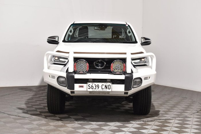 2021 Toyota Hilux SR5
