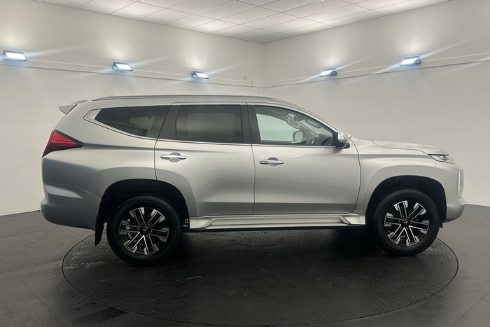 2023 Mitsubishi Pajero Sport GLS
