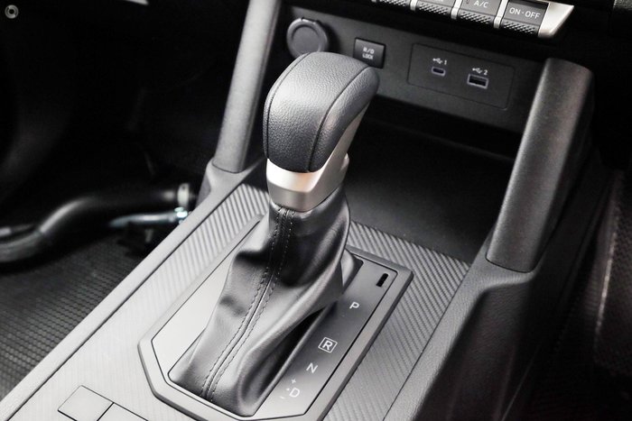 2026 Mitsubishi Triton GLX+