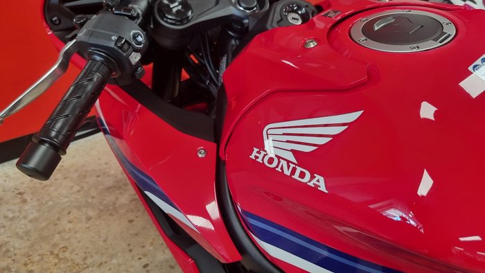 2026 Honda CBR650R E-Clutch CBR 650 Red