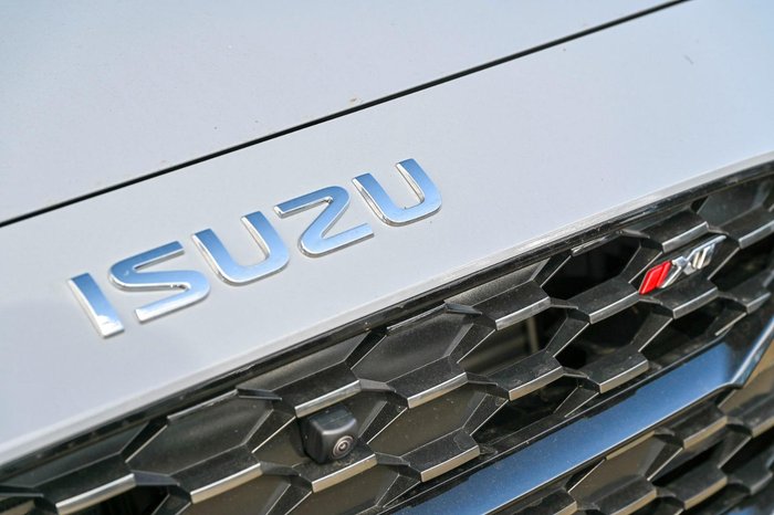 2026 Isuzu MU-X X-TERRAIN