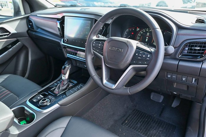 2026 Isuzu MU-X X-TERRAIN