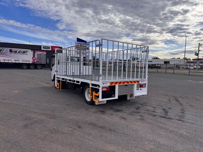 2025 Isuzu N Series NQR 88/80-190 AM D42 WHITE