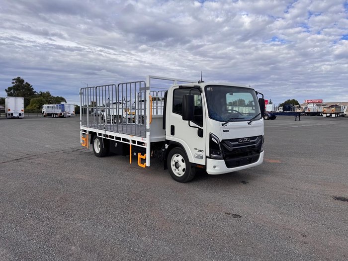 2025 Isuzu N Series NQR 88/80-190 AM D42 WHITE