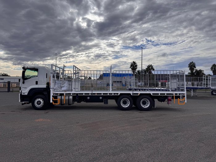 2025 Isuzu F Series FXY 260-355 AT R63 WHITE