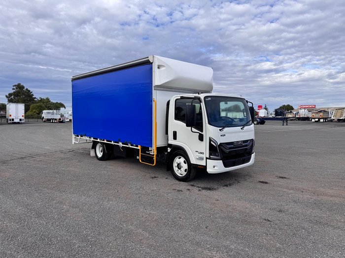 2025 Isuzu N Series NQR 88/80-190 AM D42 WHITE