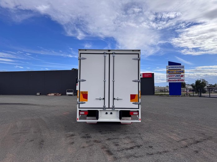 2025 Isuzu N Series NQR 88/80-190 AM D42 WHITE